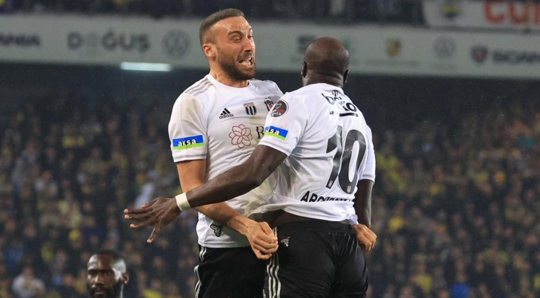 Cenk Tosun'a sürpriz transfer talebi! Eski takım arkadaşlarıyla Azerbaycan'da buluşacaklar... 2