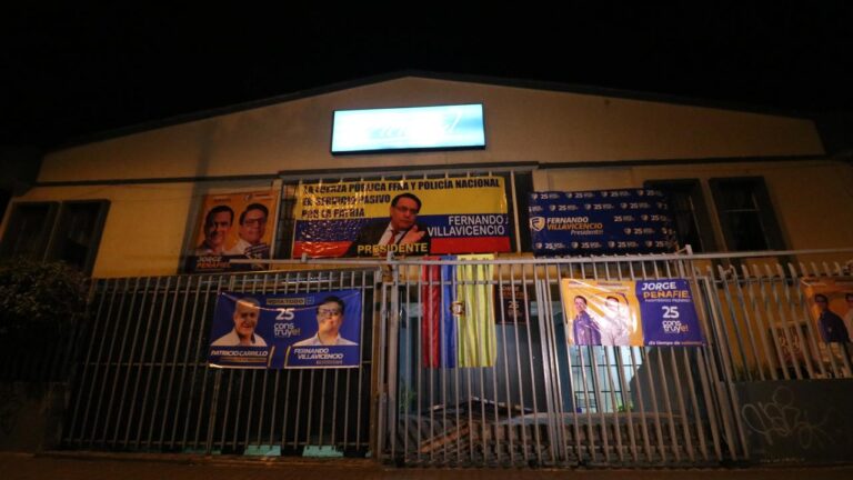 Ekvador’da saldırıya uğrayan devlet başkanı adayı hayatını kaybetti