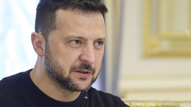 Ukrayna, Harkiv bölgesinin bir kısmından çekildi; Zelenskiy yurtdışı ziyaretlerini iptal etti