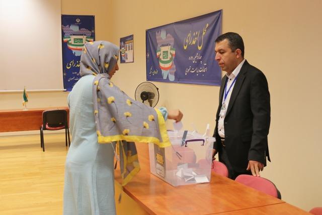 269582_VANDA-IRANLILAR-14.-CUMHURBASKANINI-SE