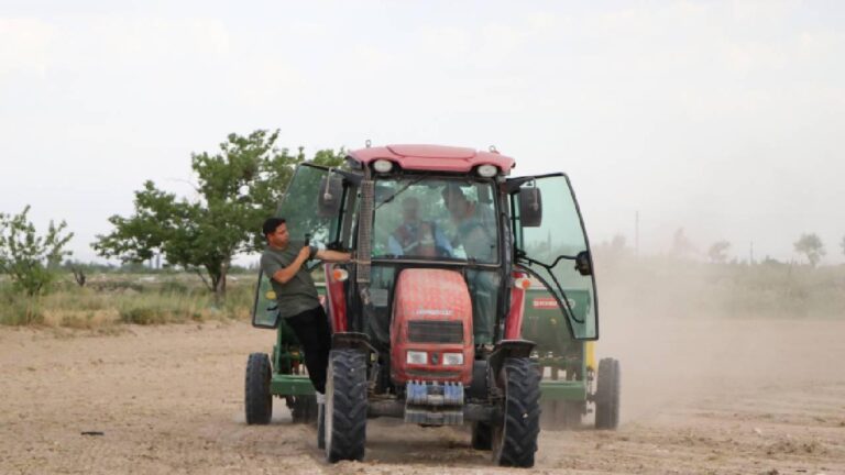 Niğde’de sorgum-sudan otunun ekimi yapıldı