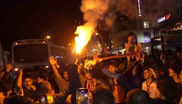 Galatasaraylı taraftarlar sokağa çıktı!