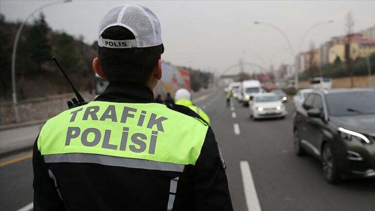 Bugün İstanbul ve Ankara'da bazı caddeler trafiğe kapatıldı
