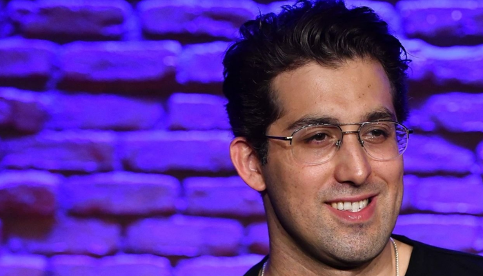 Kim Milyoner Olmak İster programına katılan Doğu Demirkol'un şaka çağrıları gündemdeydi! Birbirine zıt iki ismi bir araya getirdi! Kimse beklemiyordu…