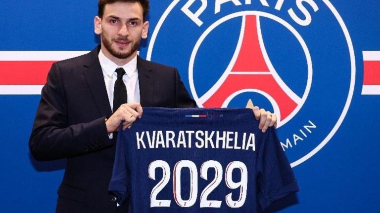 Son dakika spor haberleri | PSG, Khvicha Kvaratskhelia'nın transferini tamamladı