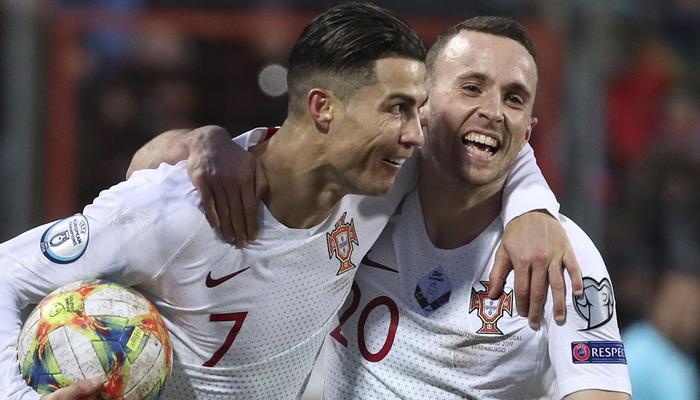 Portekiz'de Cristiano Ronaldo Depremi! Jota'nın cenaze törenine katılmadı … arkadaşları ağlarken denize girdi