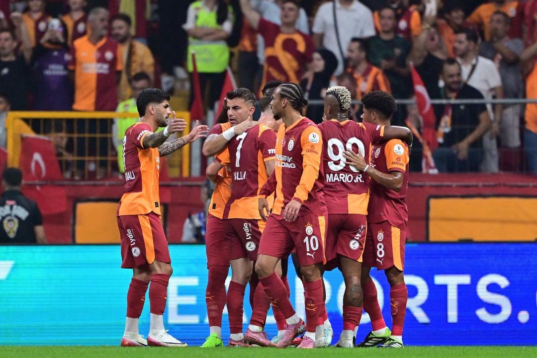Galatasaray yolda gürlemeye devam ediyor! 4 oyunda 4 galibiyet ... 5