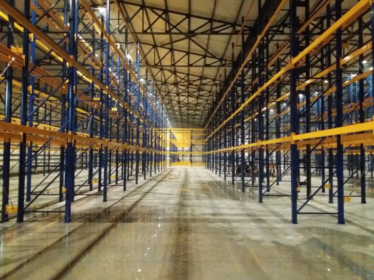 Depo düzeni için ideal depo rafı